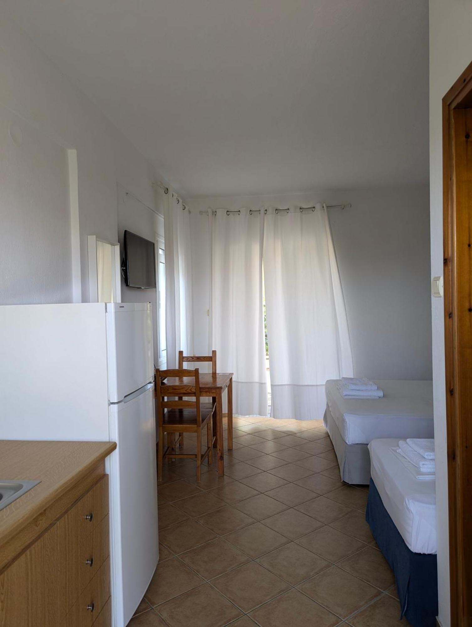 Avgerou Studios And Apartments Psakoudia Ngoại thất bức ảnh